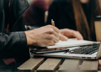 The Freelancer’s Guide to a Successful Career: Tips and Tricks for Transitioning into Freelancing