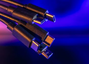 different kinds of aux cables there are